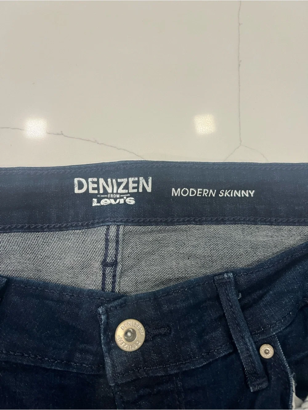 Denizen from Levi’s Modern Skinny Jeans – Size 16M (33x30)